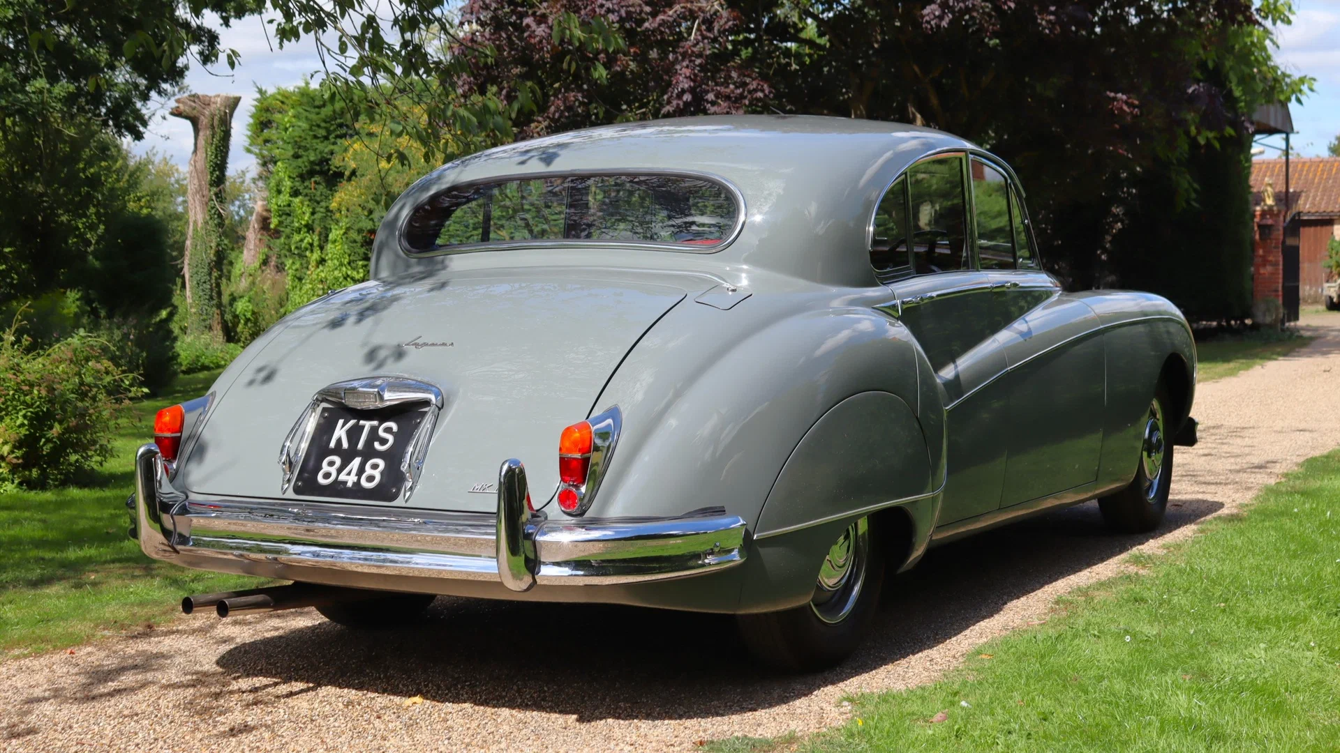 Jaguar MK IX 3