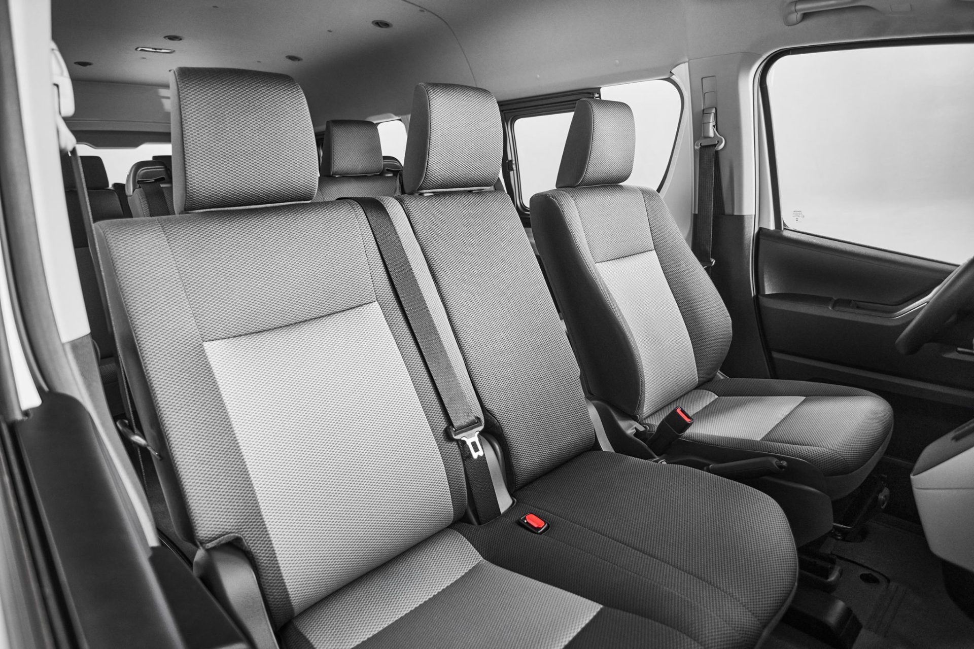 Toyota Hiace Minibus AT DX 15+1 interior bancos dianteiros