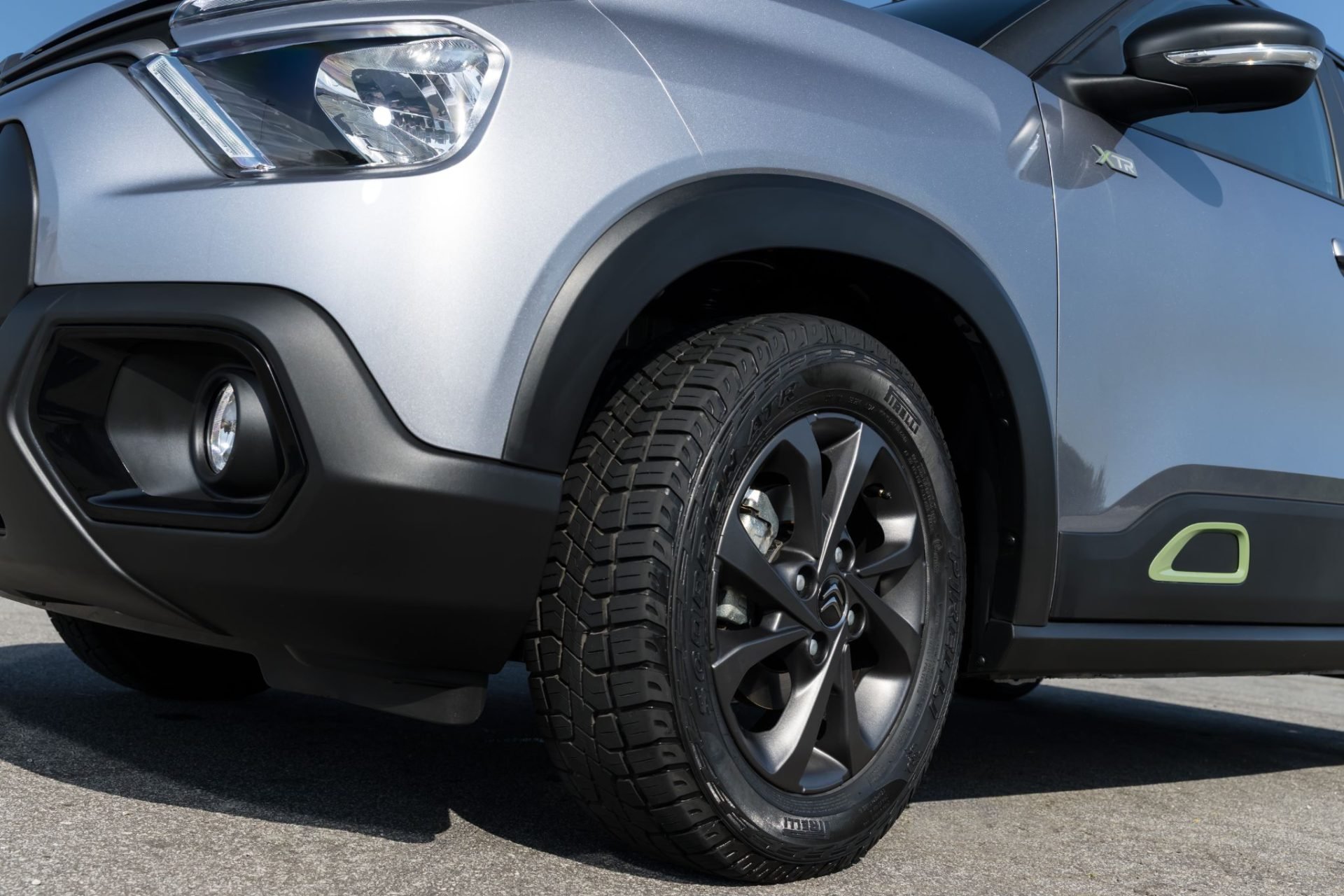 Citroën C3 XTR 2026 Cinza Artense roda