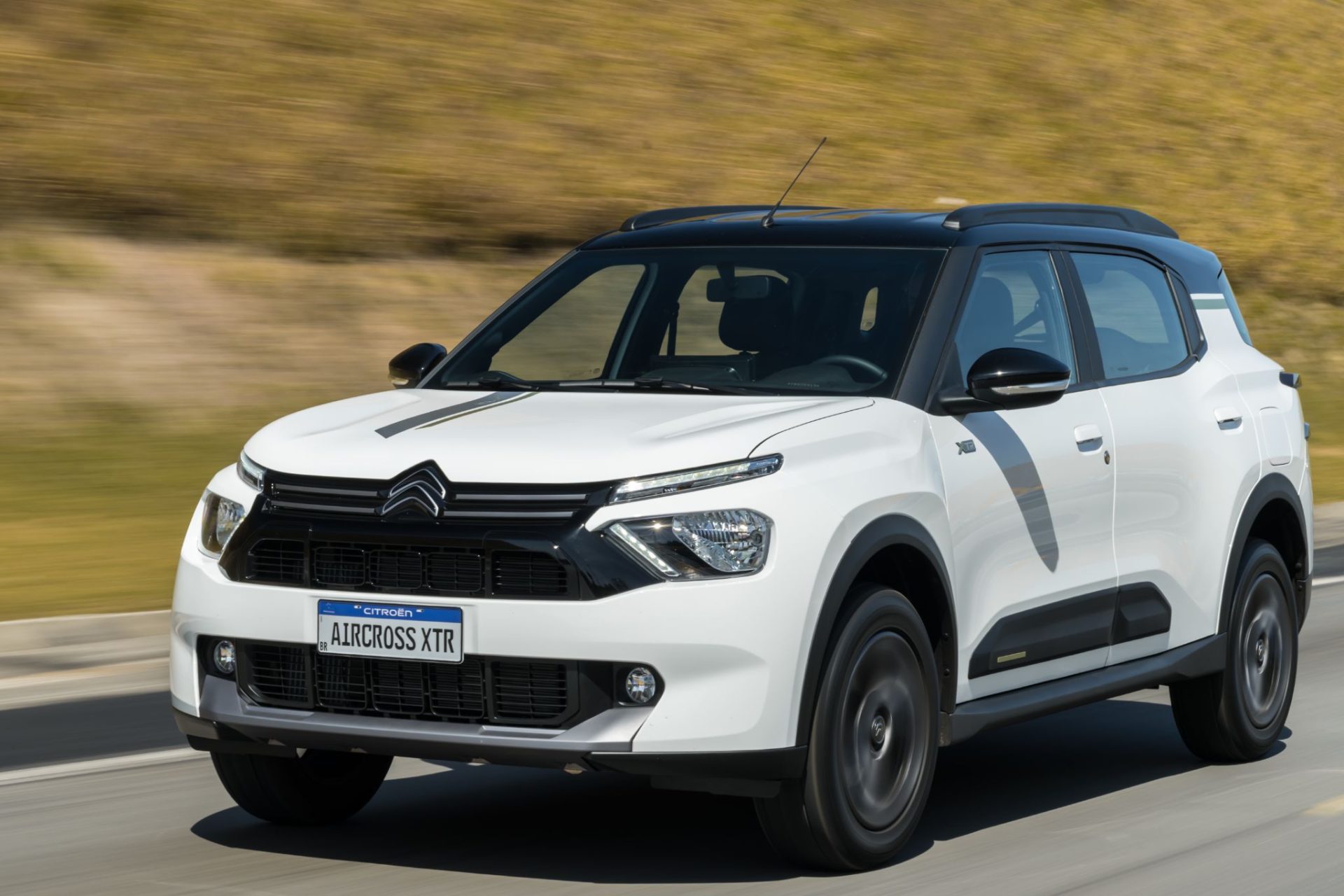 Citroën Aicross XTR 7 Turbo 200 Branco Banquise frente em movimento (9)