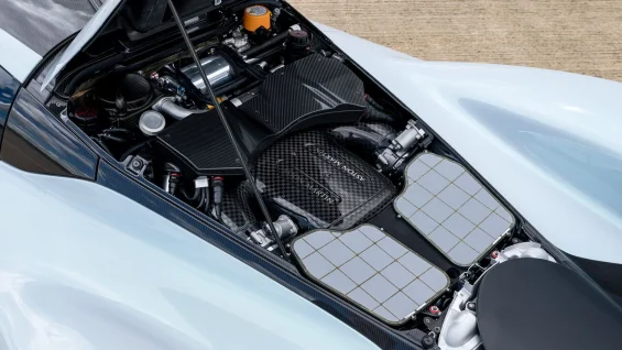 Aston Martin Valkyrie 9