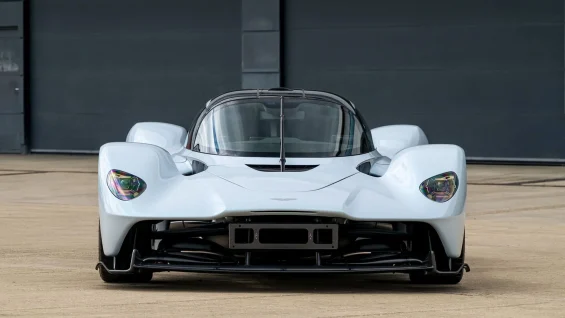 Aston Martin Valkyrie 4