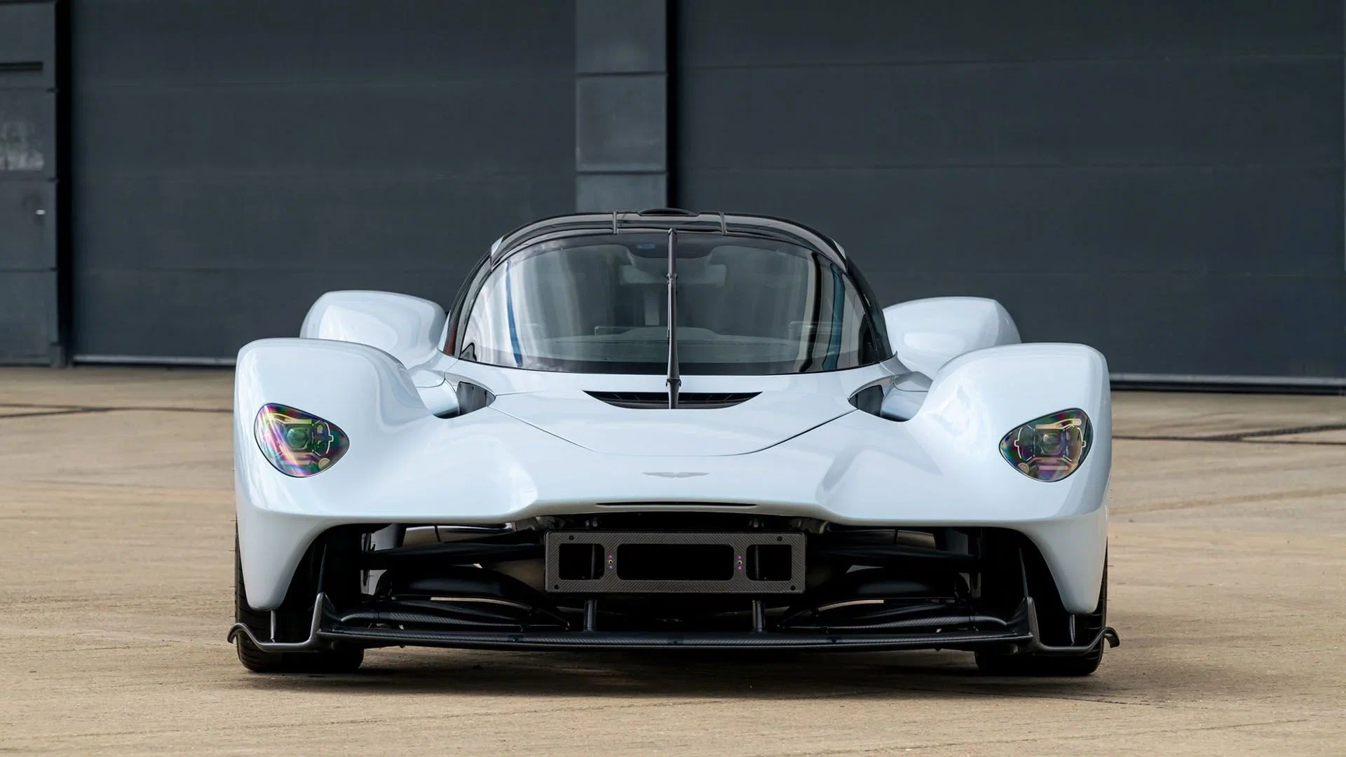 Aston Martin Valkyrie 4