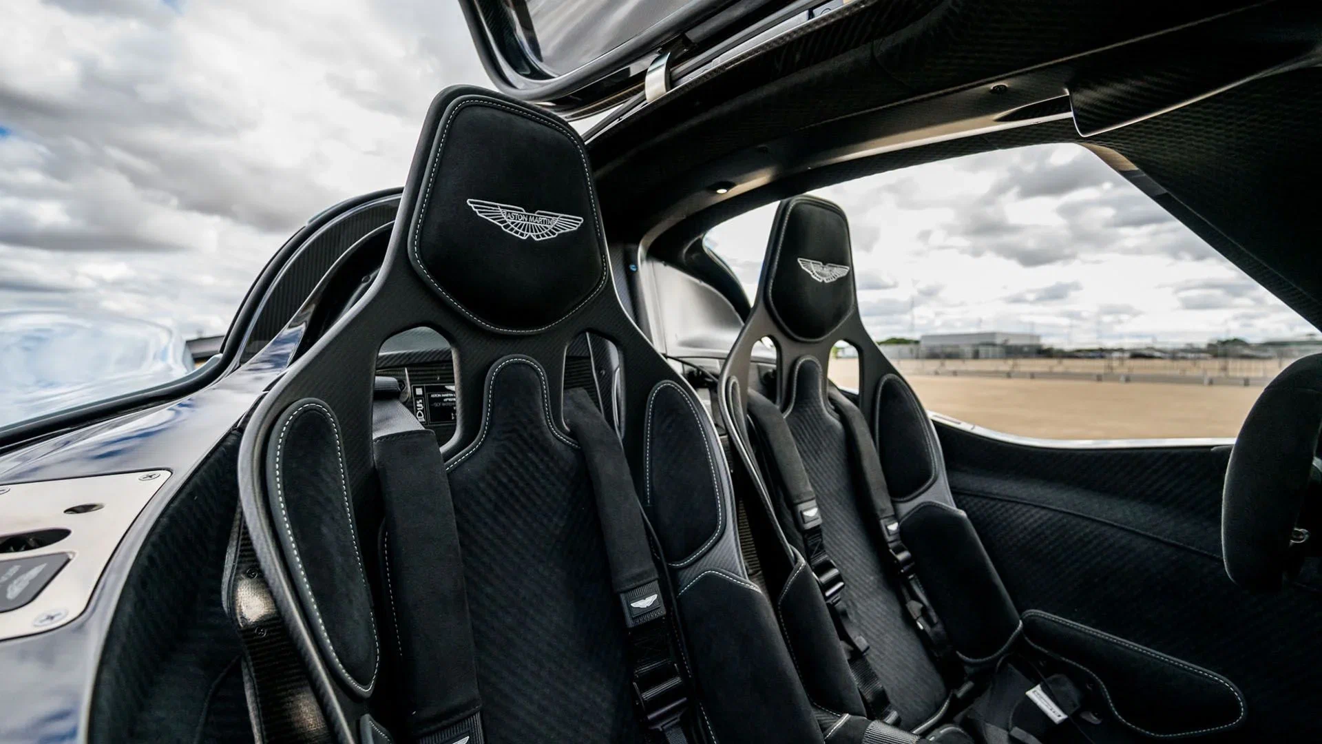 Aston Martin Valkyrie 7