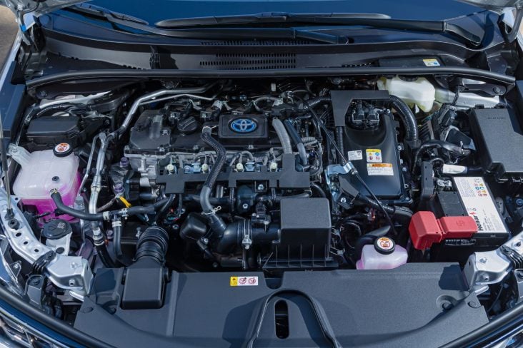 Toyota Corolla GLI Hybrid 2025 motor