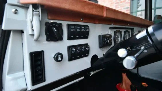 Kaiser Jeep M715 8