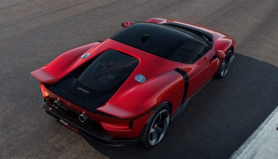FERRARI 849 TESTAROSSA 2026 VERMELHA TRASEIRA TETO