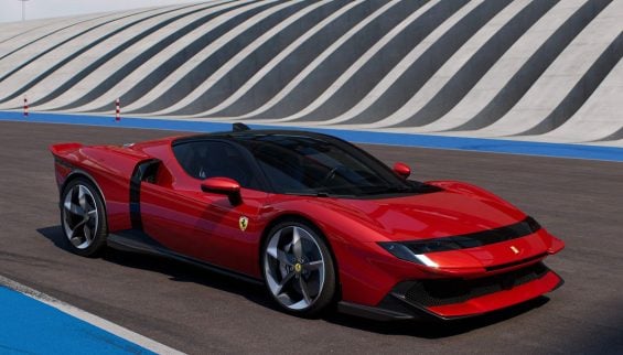 FERRARI 849 TESTAROSSA 2026 VERMELHA FRENTE LATERAL
