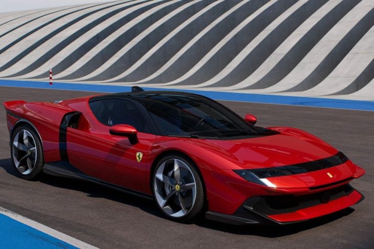FERRARI 849 TESTAROSSA 2026 VERMELHA FRENTE LATERAL