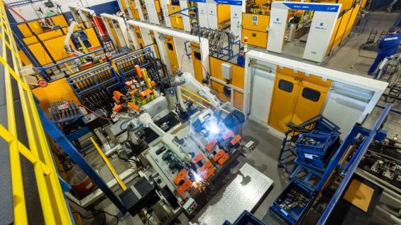fábrica bajaj manuas amazonas soldagem (2)