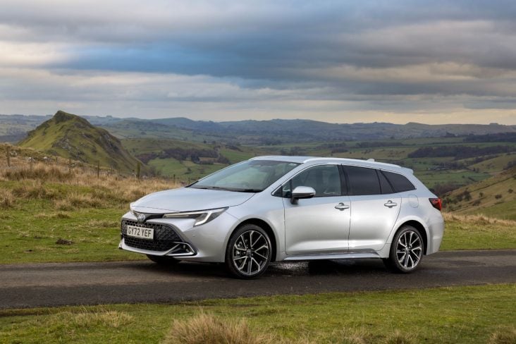 toyota corolla hybrid touring sports prata frente