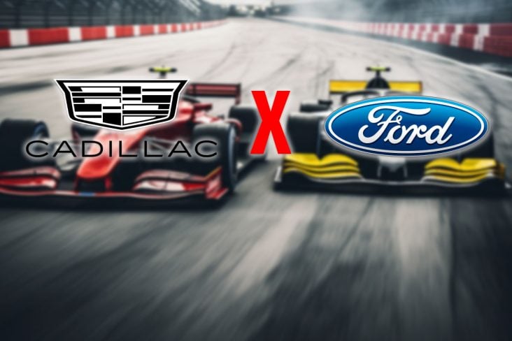 Logo Cadillac versus a logo da Ford, ao fundo carros de formula 1 desfocados.