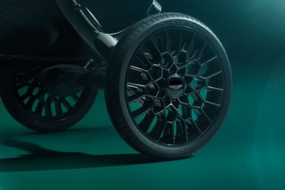 egg3 Aston Martin Press Release 4