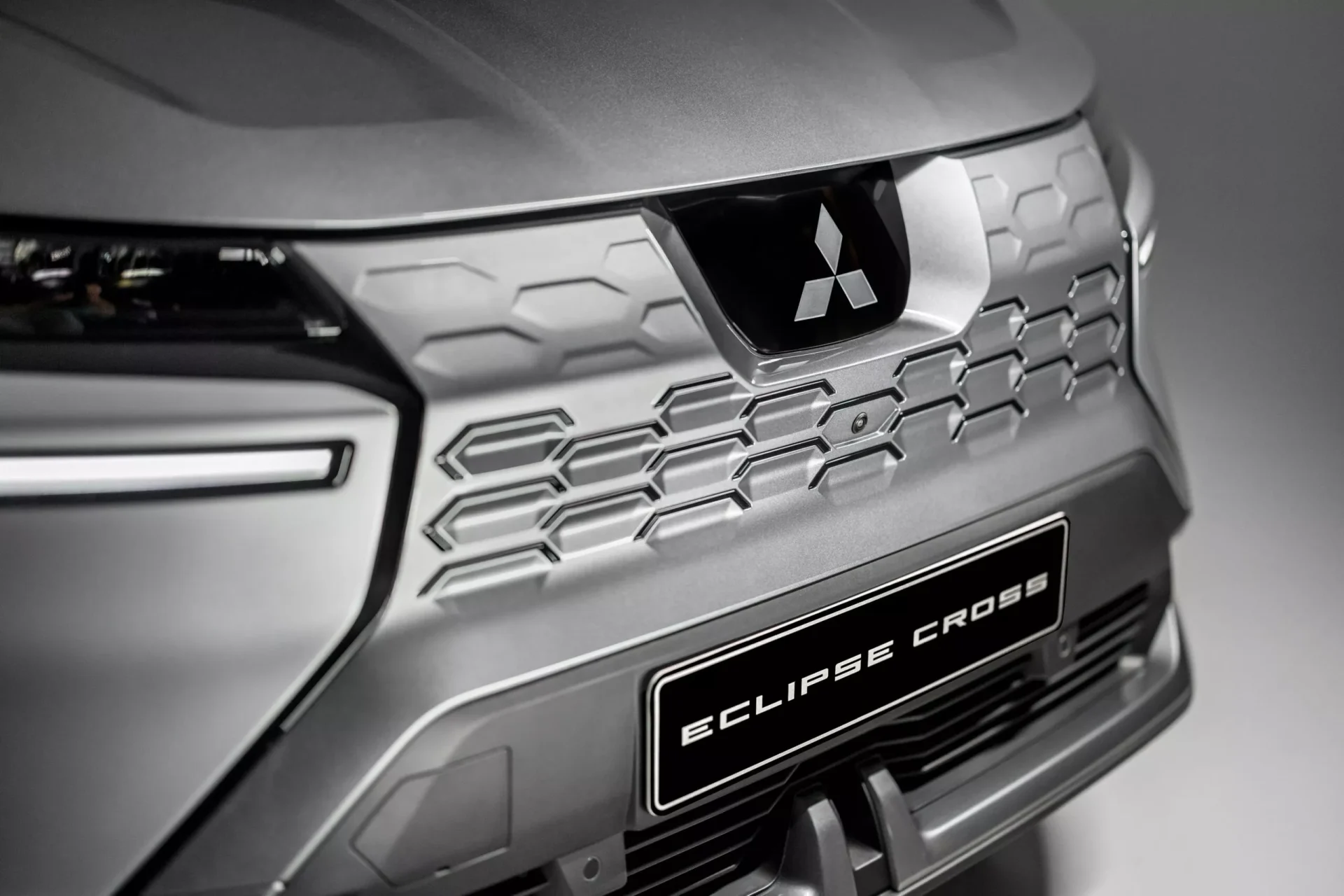 Mitsubishi Eclipse Cross EV 12