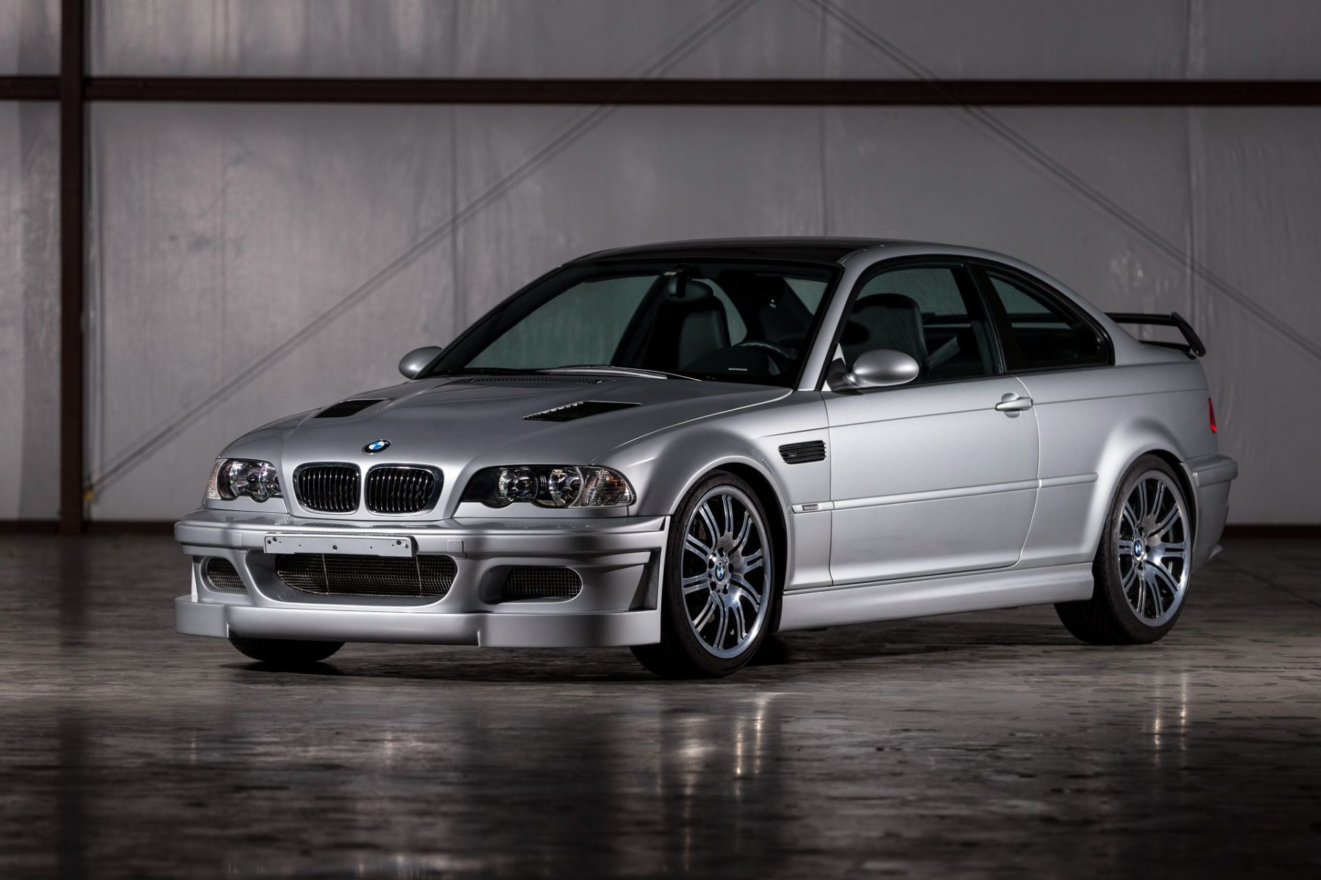 bmw m3 gtr road version prata frente