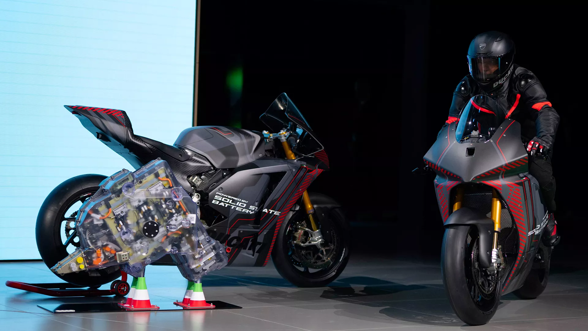 Motocicleta elétrica ducati solid state 4