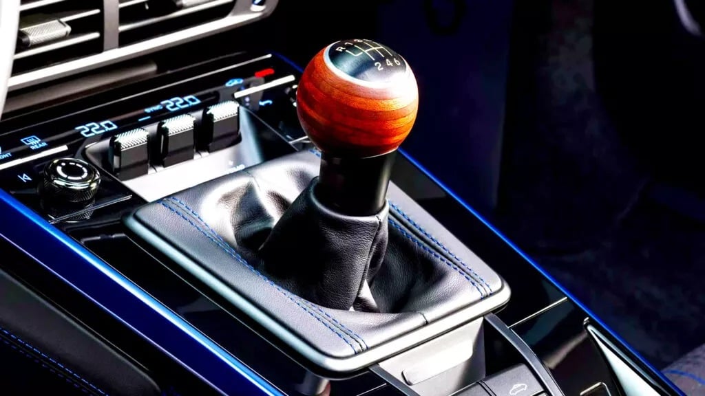 Porsche 911 Manualaa copy 1024x576