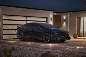 Toyota Prius PHEV 2026