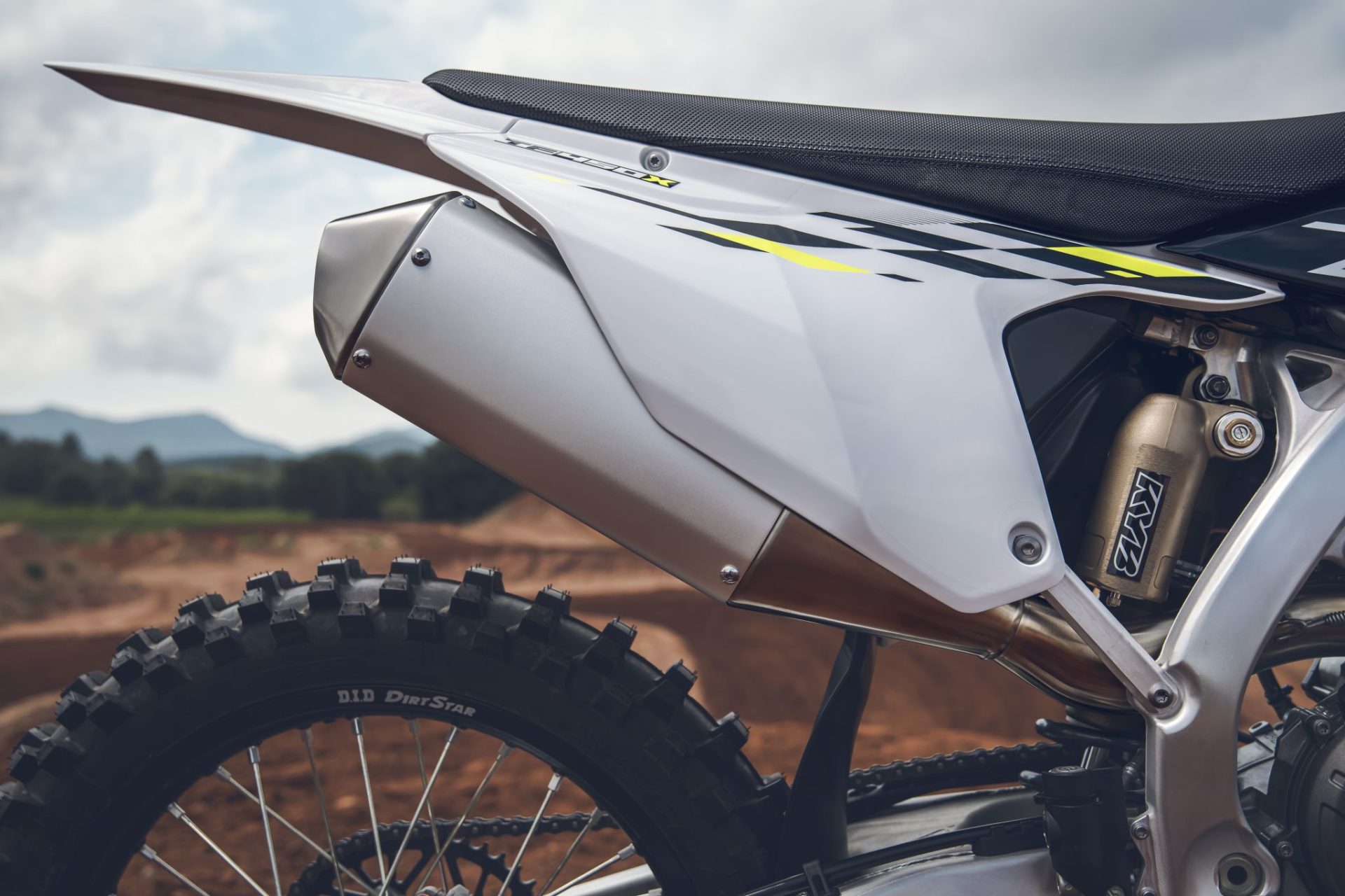 Triumph TF 450 X (2)