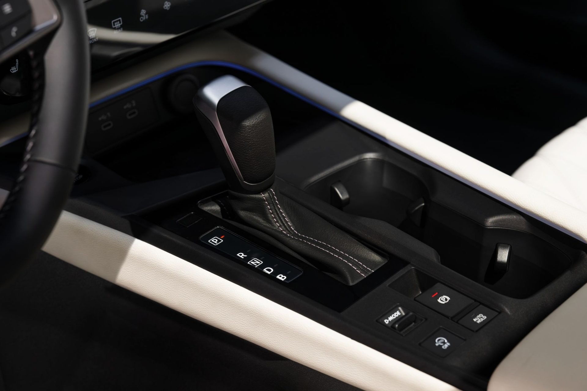nissan sentra sl 2026 interior console central