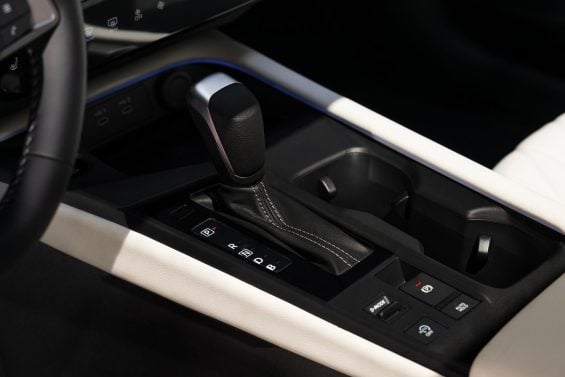 nissan sentra sl 2026 interior console central