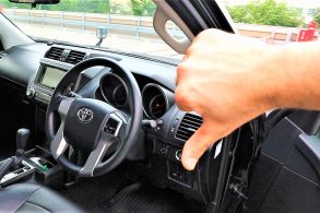 O Ministério Russo se opõem a proibição e restrições aos veículos com volante à direita.