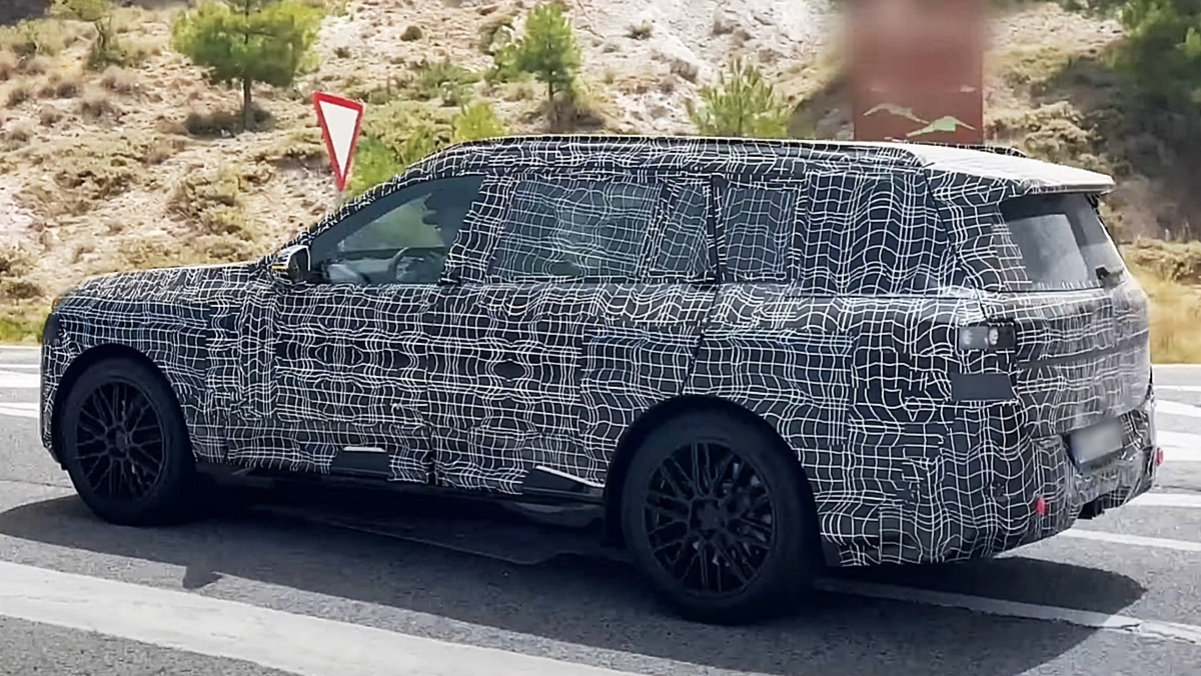 BMW iX7 (1)