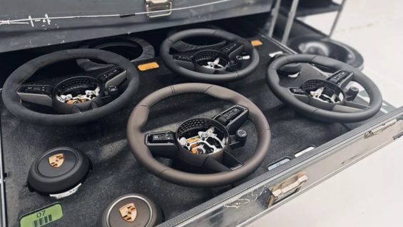 Porsche cria espuma de volante que pode ser reciclada 2