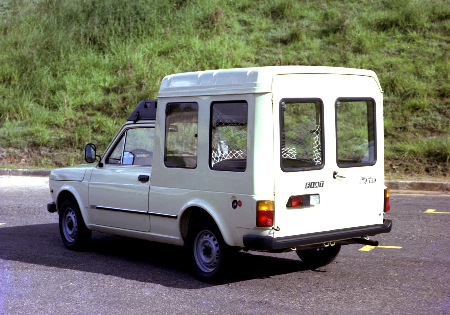 BFiatFiorino147Vetrato2