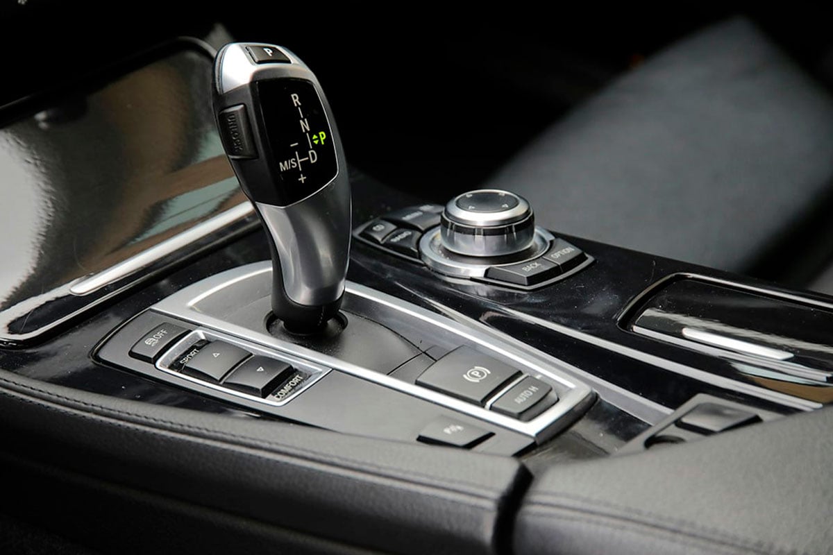 Existe freio motor em carro automático?