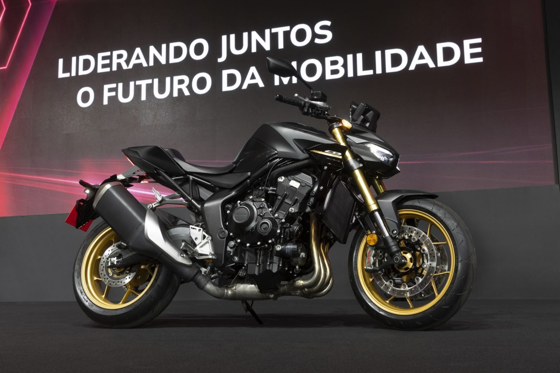 cb1000-hornet-1920x1280.jpg