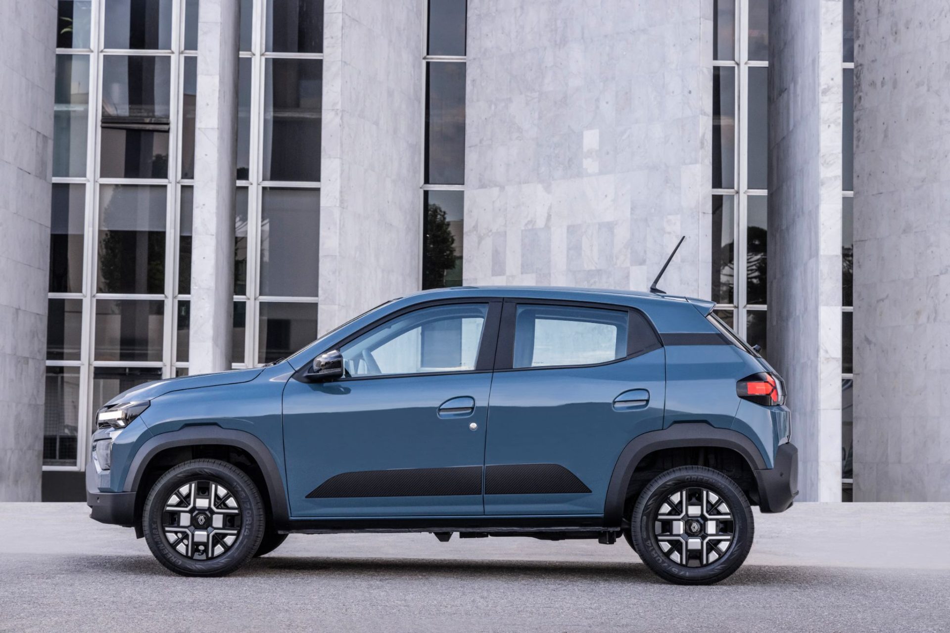 Renault Kwid E Tech Techno 2026 azul slate lateral
