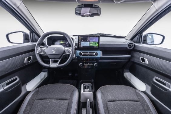 Renault Kwid E Tech Techno 2026 interior painel