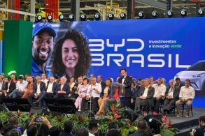 inauguração fábrica da BYD em camaçari fundador wang chuanfu