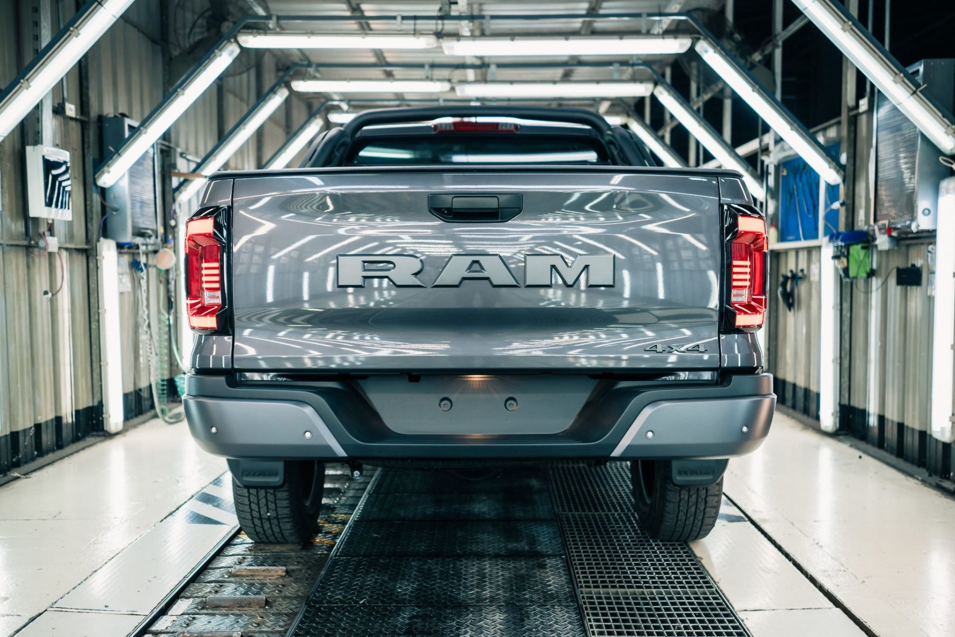 Ram Dakota traseira em linha de produção