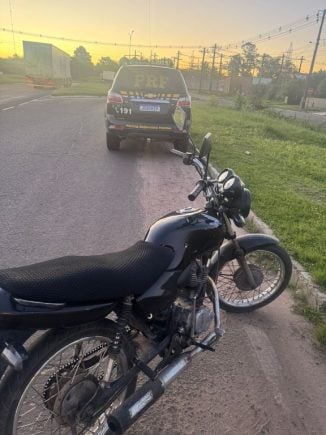 PRF apreende motocicleta com mais de R$ 60 mil em multas vencidas na BR-290 (2)