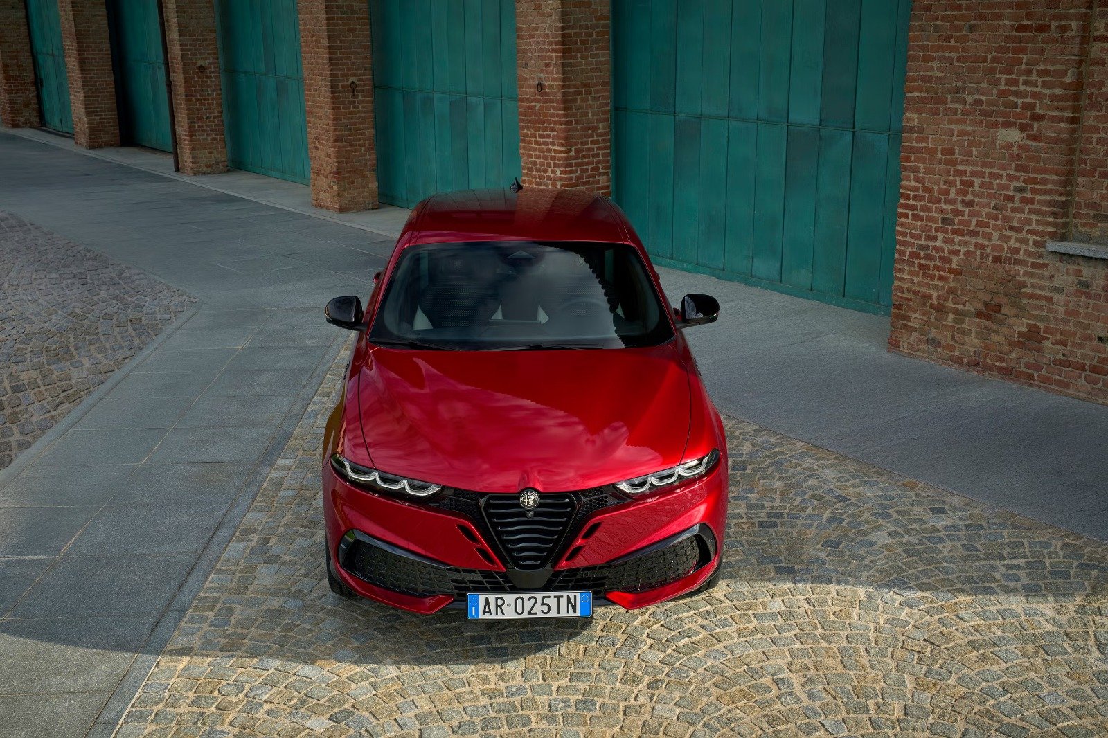 2026-alfa-romeo-tonale-exterior-pr-107-68ee8c0b4e22a.jpg