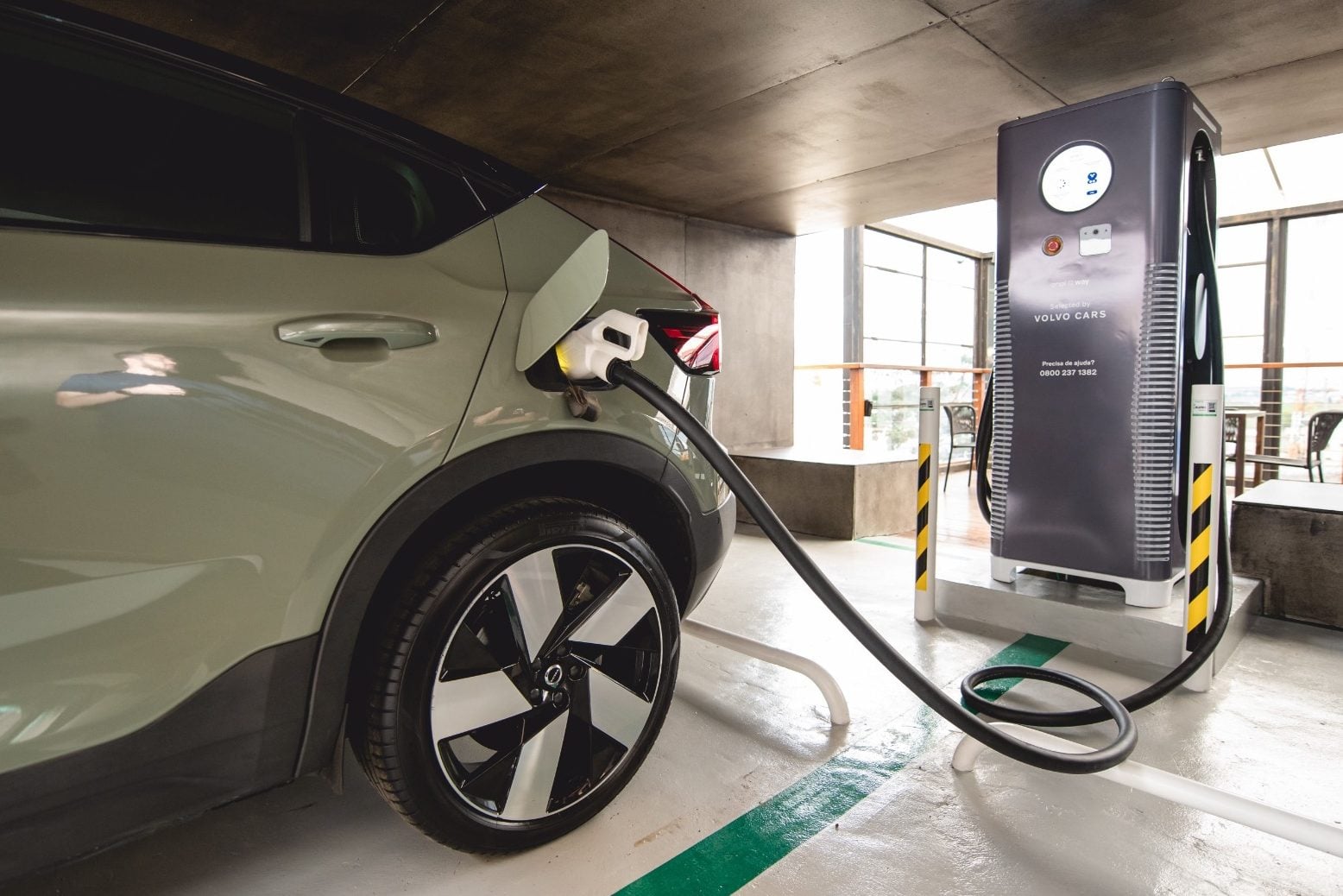 Governo estuda criar horários para recarga de carros a fim de aliviar rede elétrica