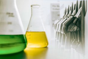 gasolina e etanol posto bomba