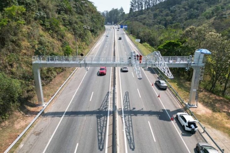 Sistema free flow na rodovia tamoios sp
