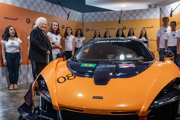 McLaren SennaGTR E Dona Lia Museu carde / Fundação Lia Maria Aguiar