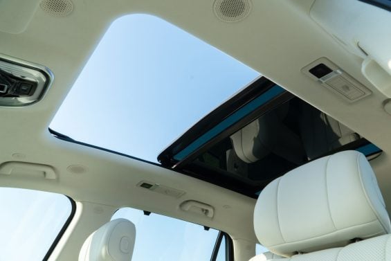 GWM Wey 07 interior marfim teto solar panoramico