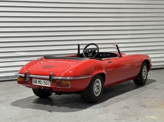 JAGUAR E TYPE JUNIOR VERMELHO TRASEIRA E LATERAL
