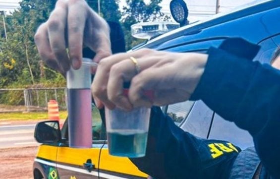 PRF flagra ARLA 32 adulterado em veículos na BR 174 e 319 (2) (1)
