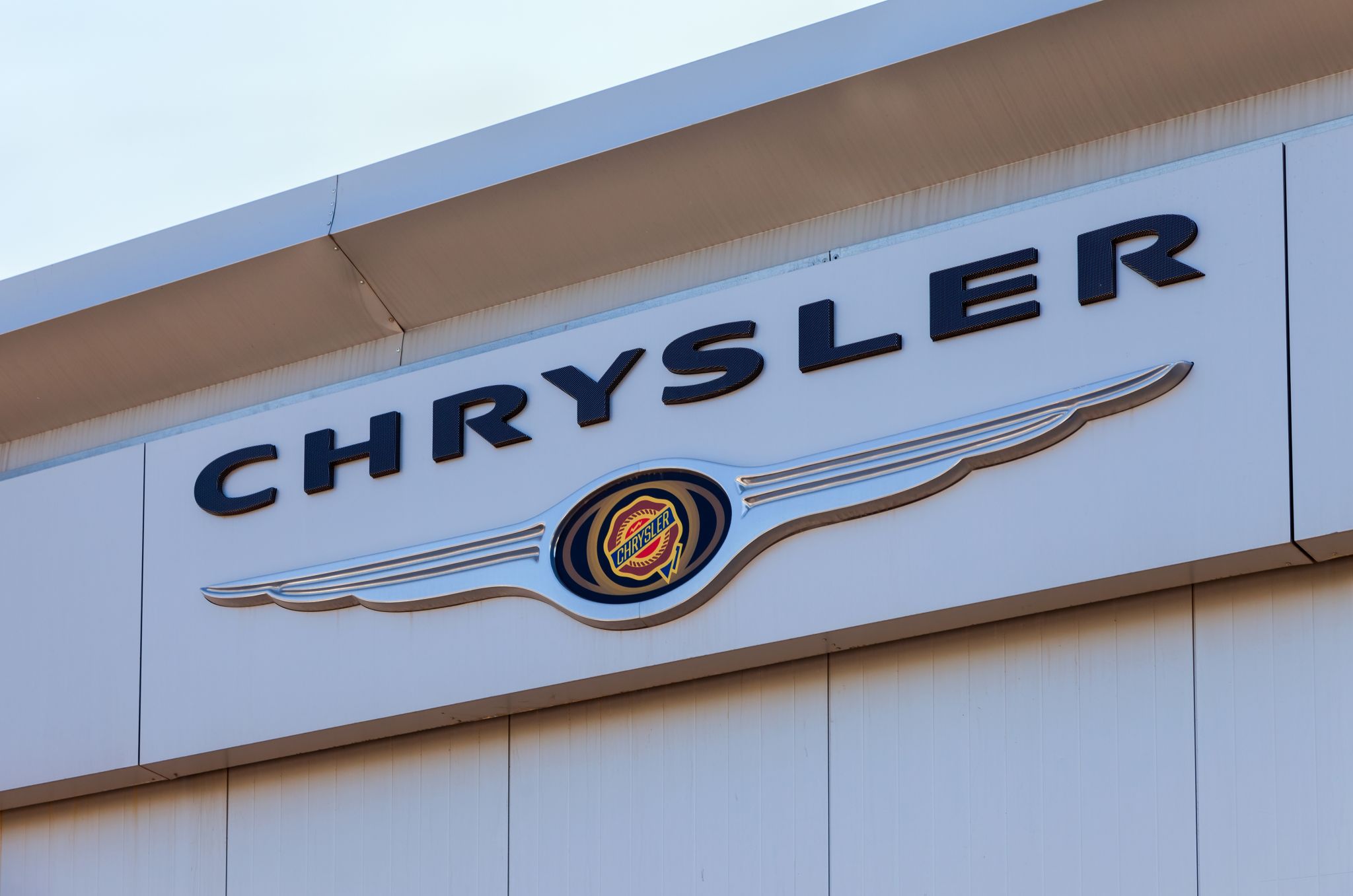 LOGO CHRYSLER shutterstock LOGO CHRYSLER shutterstock