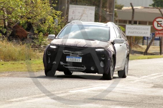 Chevrolet projeto Carbon suv compacto onix frente