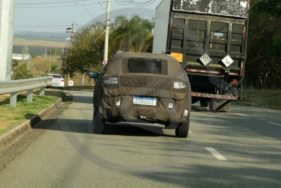 Chevrolet projeto Carbon suv compacto onix traseira (2)
