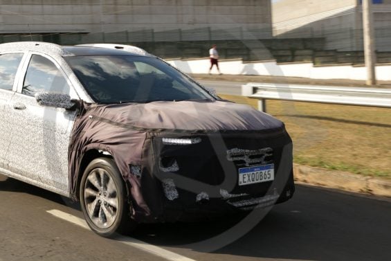 Chevrolet projeto Carbon suv compacto onix frente (3)