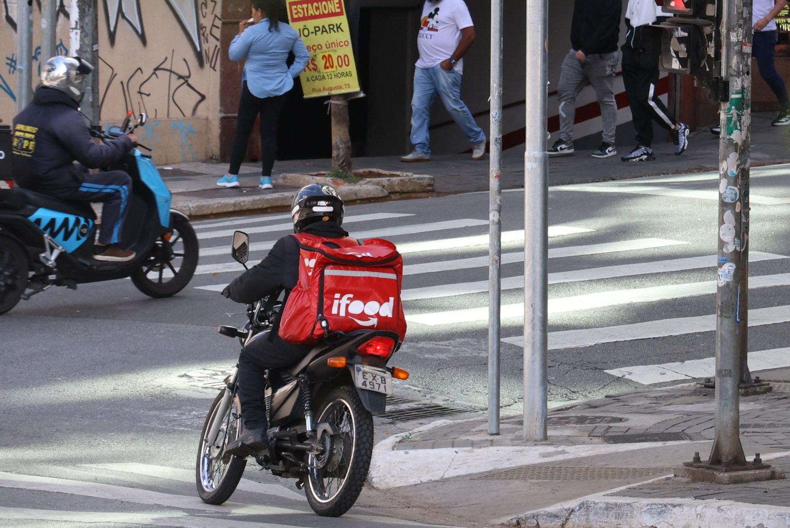 Trabalhadores via app disparam no Brasil e já são 1,7 milhão no total