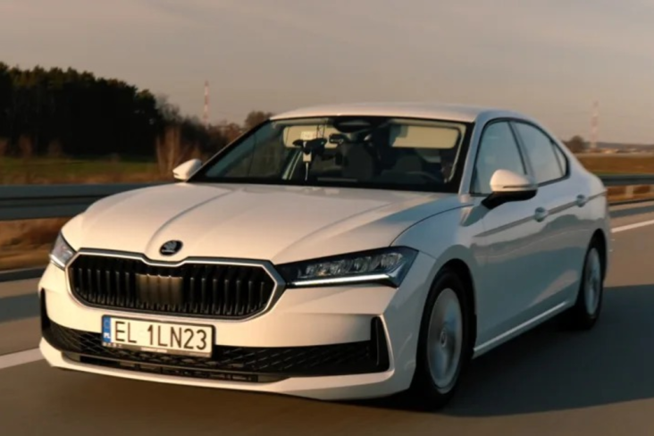 Novo recorde mundial: skoda superb a diesel roda 2.831 km com um tanque